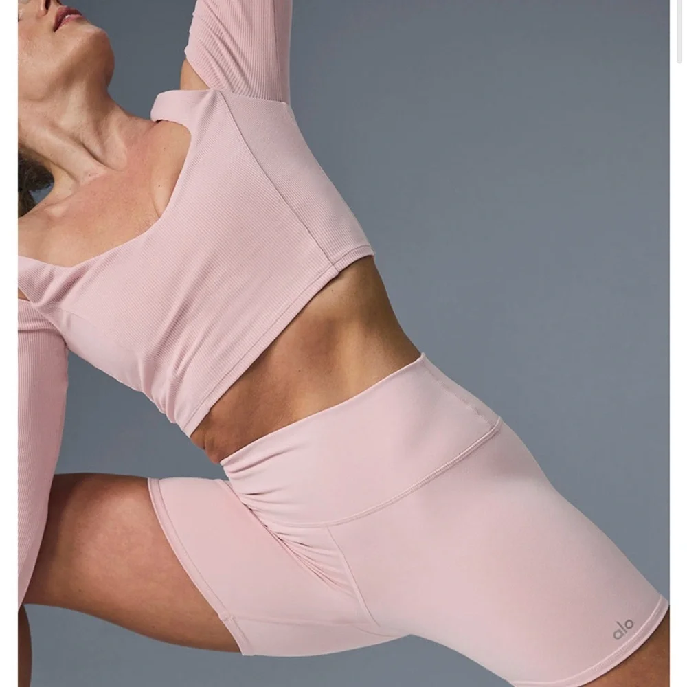 Alo Yoga Ballet Pink 5” Airbrush High-waist Biker Short - Picture 5 of 15